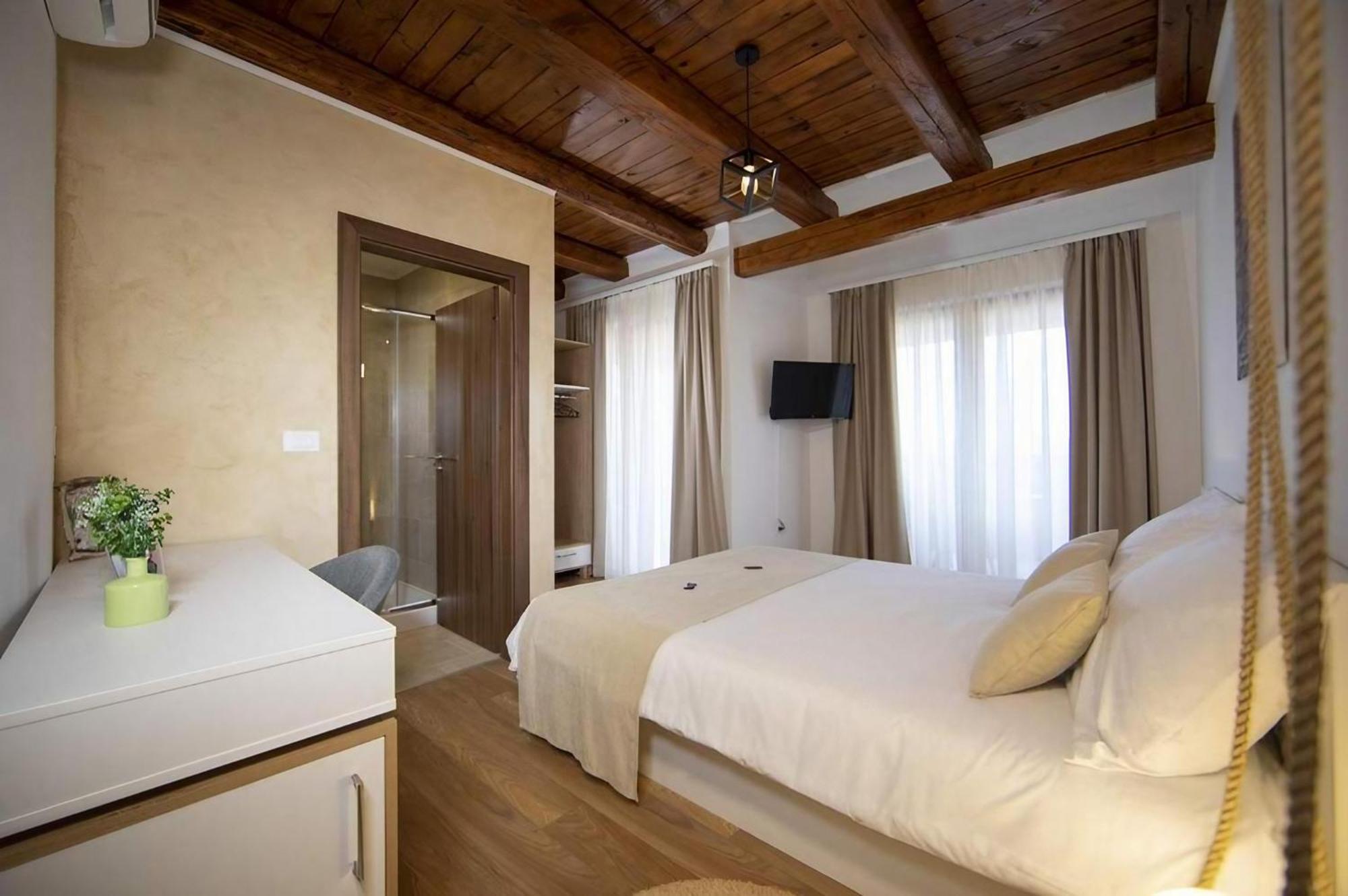 Hotel Natura Vilanija ภายนอก รูปภาพ