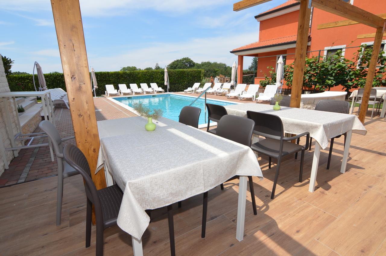 Hotel Natura Vilanija ภายนอก รูปภาพ