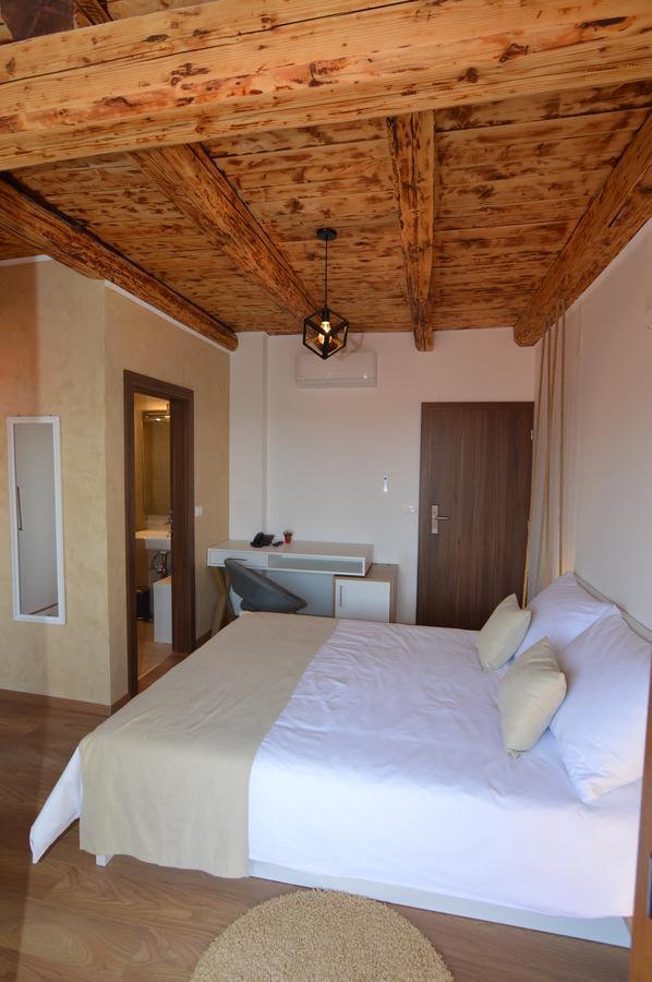 Hotel Natura Vilanija ภายนอก รูปภาพ