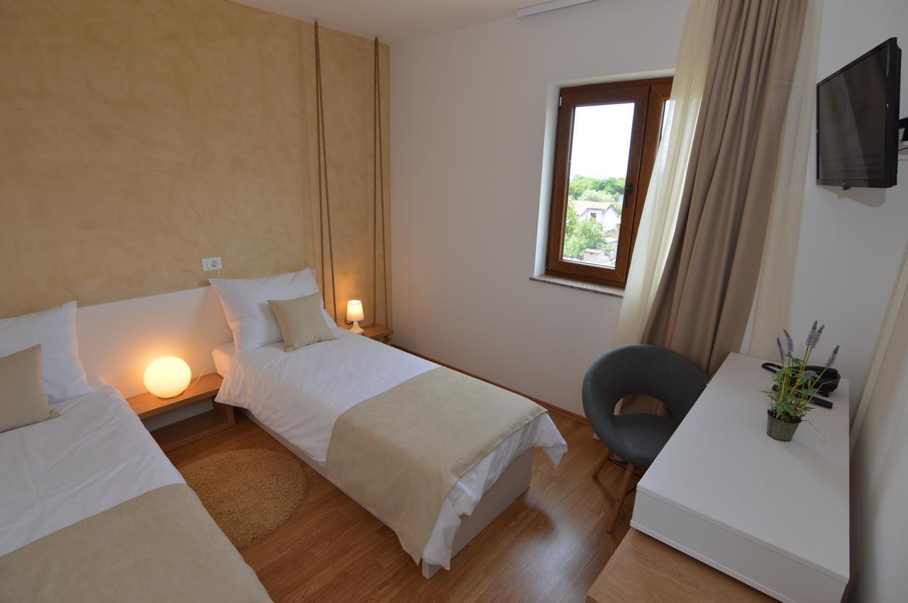 Hotel Natura Vilanija ภายนอก รูปภาพ
