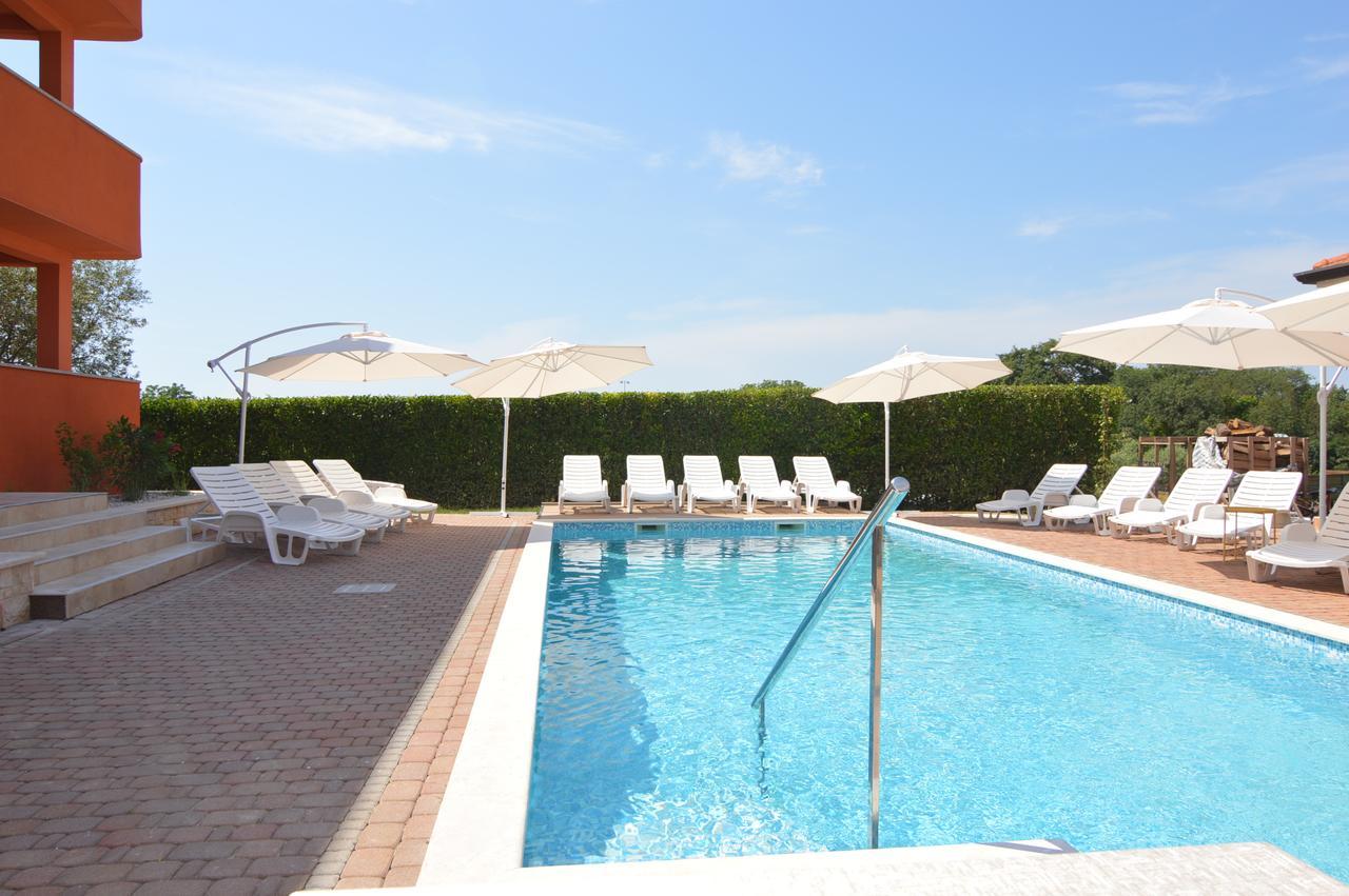 Hotel Natura Vilanija ภายนอก รูปภาพ